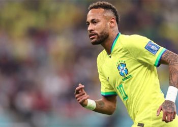 ব্রাজিলকে দুঃসংবাদ দিলেন নেইমার