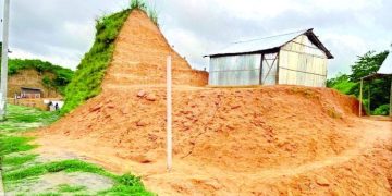 চট্টগ্রামে পাহাড় দখল