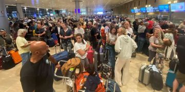 কানাডা পালাচ্ছে হাজার হাজার ইসরাইলি