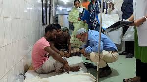 রাসেলস ভাইপারকে লাথি