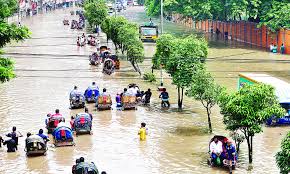 বৃষ্টিতে ডুবল ঢাকা