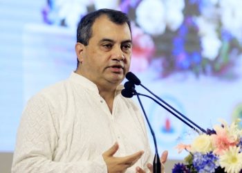 অবিলম্বে প্রকৃতির সাথে যুদ্ধ বন্ধ করতে হবে : পরিবেশমন্ত্রী