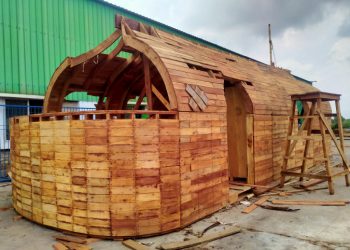 ইউরোপে যাচ্ছে বাগেরহাটের কাঠের ঘর