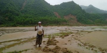 পাহাড়ি বালুতে নষ্ট হচ্ছে কৃষিজমি