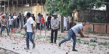 কোটা সংস্কার আন্দোলনে কে এই অস্ত্রধারী?