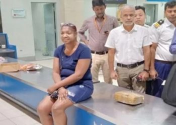 কোকেনসহ বিদেশি নারী আটক