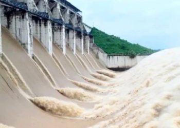 ফারাক্কা খোলায় বন্যাঝুঁকিতে যেসব জেলা