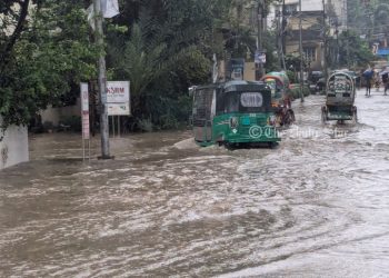 বৃষ্টিতে চট্টগ্রামের নিম্নাঞ্চলে জলাবদ্ধতা