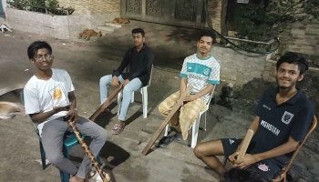 ডাকাত আতঙ্কে রাত জেগে পাহারা