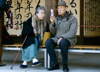 নিঃসঙ্গতায় ডুবছে জাপান