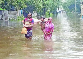 চারদিকে বানের ক্ষত
