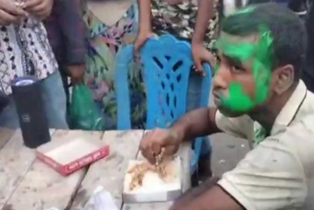 শিক্ষার্থীরা চোরকে নাচিয়ে মোরগ-পোলাও খাইয়ে আপ্যায়ন করল