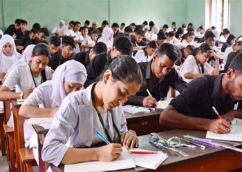 অনির্দিষ্টকালের জন্য স্থগিত এইচএসসি পরীক্ষা