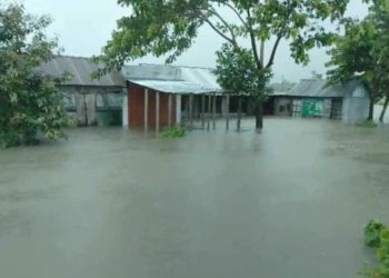 ফেনীতে ডুবে গেছে একতলা বাড়ি