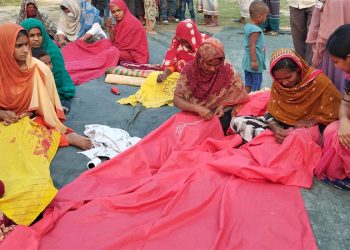 সুই সুতায় স্বাবলম্বী হওয়ার স্বপ্ন