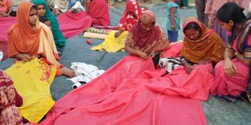 সুই সুতায় স্বাবলম্বী হওয়ার স্বপ্ন