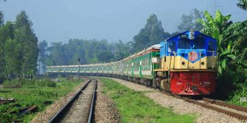 সারাদেশে আন্তঃনগর ট্রেন চলাচল শুরু