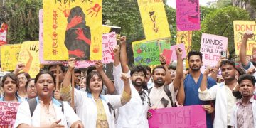 রাতভর বিক্ষোভ, উত্তাল কলকাতা