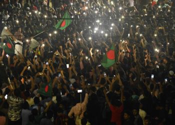 ফুঁসে উঠেছে ছাত্র-জনতা