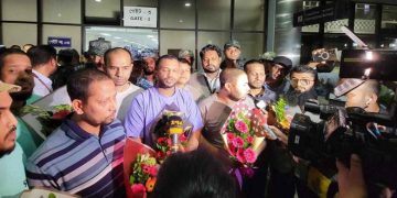 দেশে ফিরলেন আমিরাতে ক্ষমা পাওয়া ১৩ বাংলাদেশি