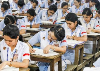 পৃষ্ঠা উলটিয়ে পড়াগুলো রিভিশন দাও