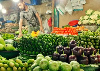 পেঁয়াজ, আলুসহ নিত্যপ্রয়োজনীয় দ্রব্যাদির দাম আরো কমানোর উদ্যোগ