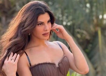 চমকে দিলেন জ্যাকুলিন