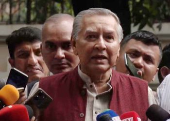 সরকারের ভুল-ত্রুটি নির্দ্বিধায় ছাপতে বলেছেন প্রধান উপদেষ্টা