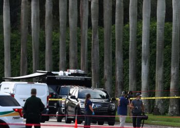 ট্রাম্পের গলফ মাঠের কাছে গোলাগুলি