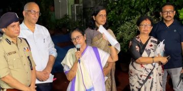 জুনিয়র ডাক্তারদের দাবি শেষ পর্যন্ত মানতে বাধ্য হলেন