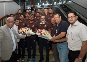 ফুল দিয়ে বরণ করা হলো শান্তদের