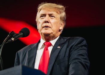 আমাকে ভোট দিন নাহলে ইসরায়েল ধ্বংস হবে