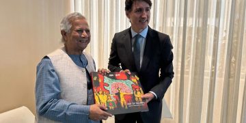 বিশ্বমঞ্চে বিরল সম্মাননা