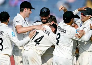 ১২ বছর পর দেশের মাটিতে সিরিজ হারলো ভারত