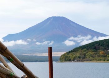 ফুজি পর্বতে এবার বরফ নেই