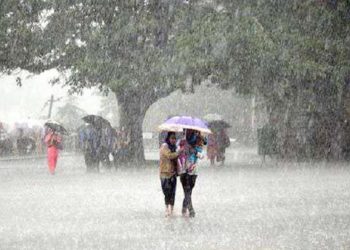 বৃষ্টির কবলে সারাদেশ