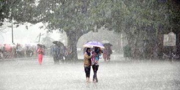 বৃষ্টির কবলে সারাদেশ