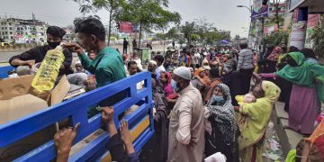 আতঙ্কে বাজারে যাই না, ট্রাক থেকে কিনি