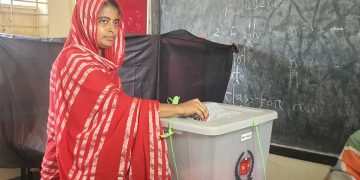 ৬১ শতাংশ মানুষ চান এক বছরের মধ্যে নির্বাচন