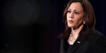 পরাজয়ের পর সমর্থকদের যে অনুরোধ করলেন কমলা হ্যারিস