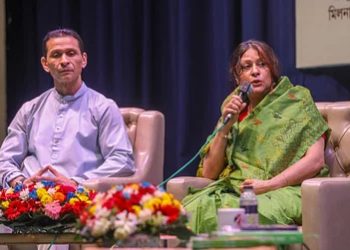 ইতিহাসকে একটি পিলারের ওপর দাঁড় করিয়েছে