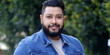 আমেরিকায় পুরস্কৃত প্রতীক হাসান