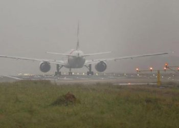 ঘন কুয়াশায় বিমান ওঠানামায় বিঘ্ন