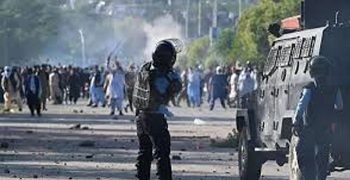 রণক্ষেত্রে পরিণত পাকিস্তানের ইসলামাবাদ