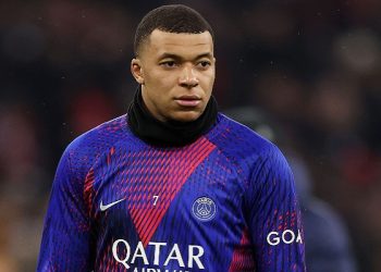 দল থেকে বাদ এমবাপ্পে