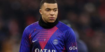 দল থেকে বাদ এমবাপ্পে