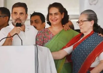 উপনির্বাচনে বোন প্রিয়াঙ্কার জন্য ভোট চাইলেন রাহুল