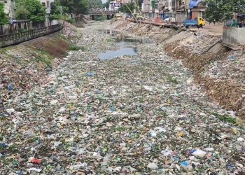 খাল যেন ময়লার ভাগাড়