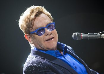 দৃষ্টিশক্তি হারিয়েছেন