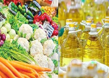 বাজারে গরিবের পাতের পুষ্টি উধাও